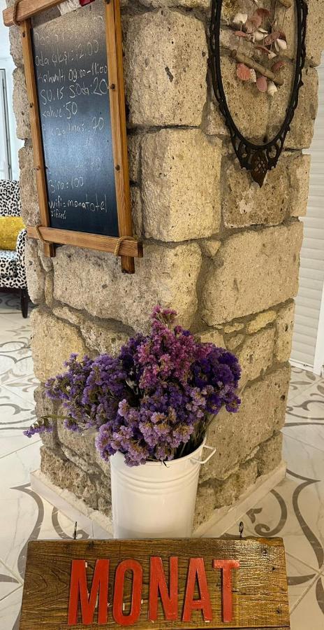 Monat Otel Hacimemis Alacatı Bagian luar foto